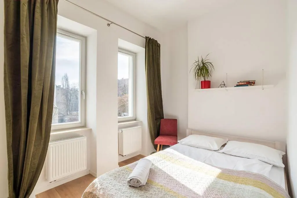 Cozy flat near Metro Szwedzka-1