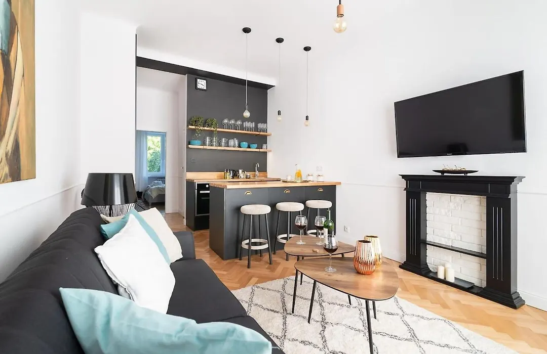 Elegant Apartment In Warsaw Center With A Balcony By Noclegi Renters-1