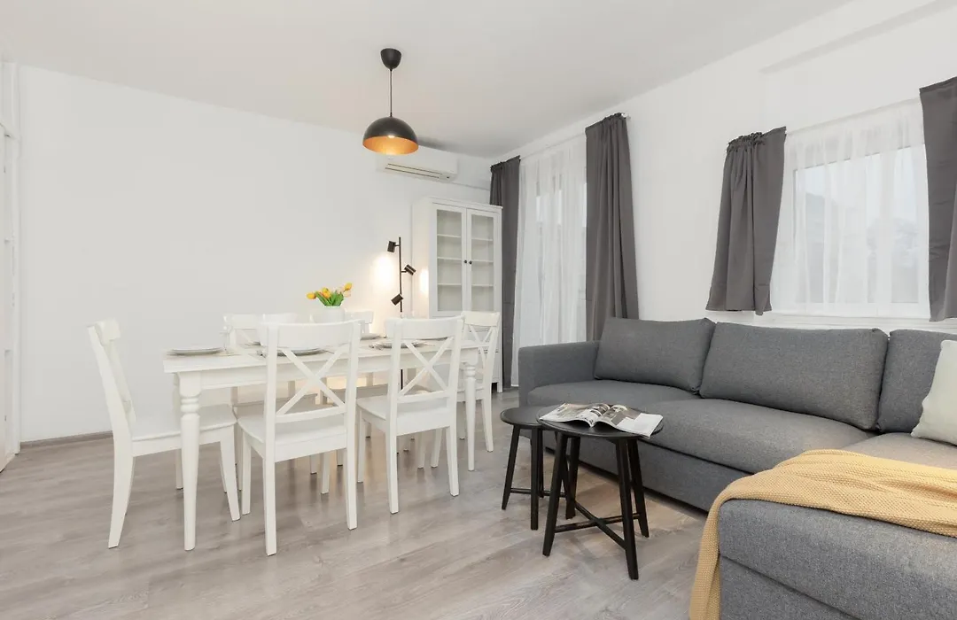 Apartments City Center By Noclegi Renters-1