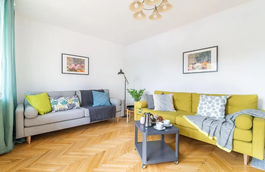 Warm & Family Friendly Apartment With Balcony By Noclegi Renters-1