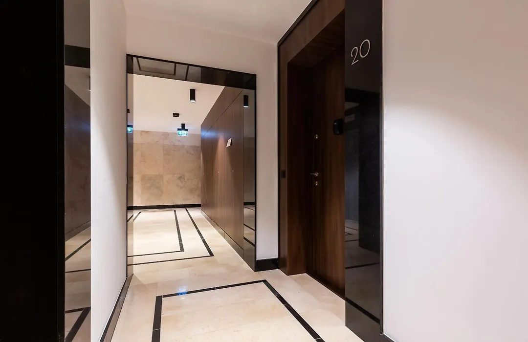 Royal City Center Mennica Residence By Noclegi Renters-1