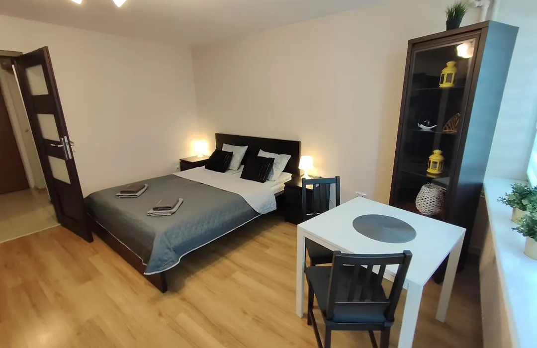 Top Apartamenty Centrum - Metro Rondo ONZ - kilka minut od Dworca Centralnego, Złotych Tarasów, Pałacu Kultury-1