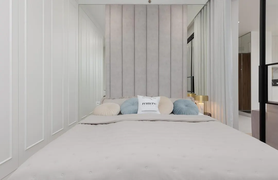 Kasprzaka Apartment With Ac & Parking By Renters Prestige-1