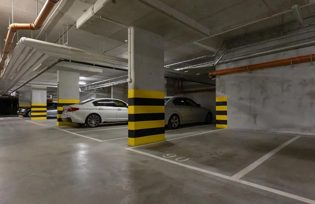 Elegant Apartments With Balcony & Parking Warsaw By Noclegi Renters-1