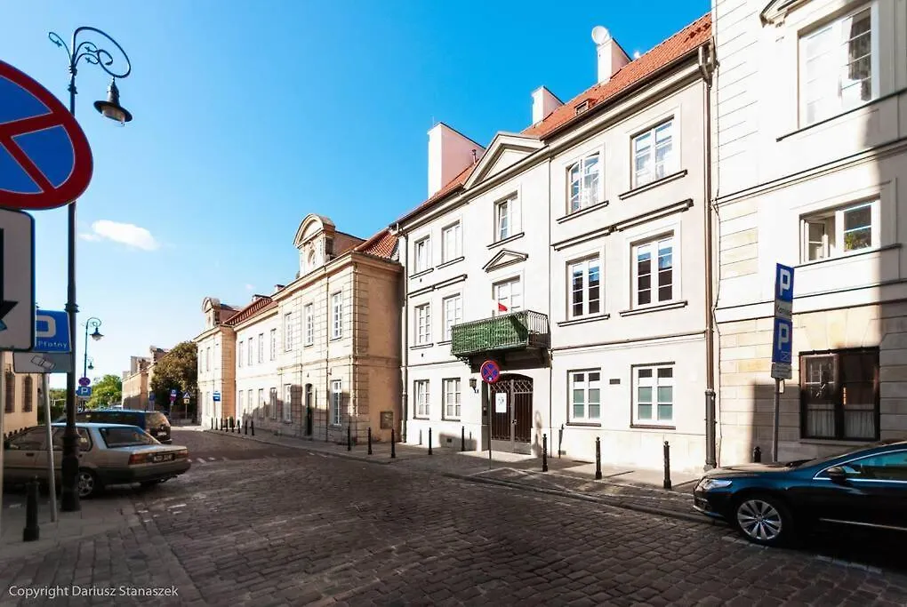 Gorgeous Historic Tenement Apt. - New Town Square!-1