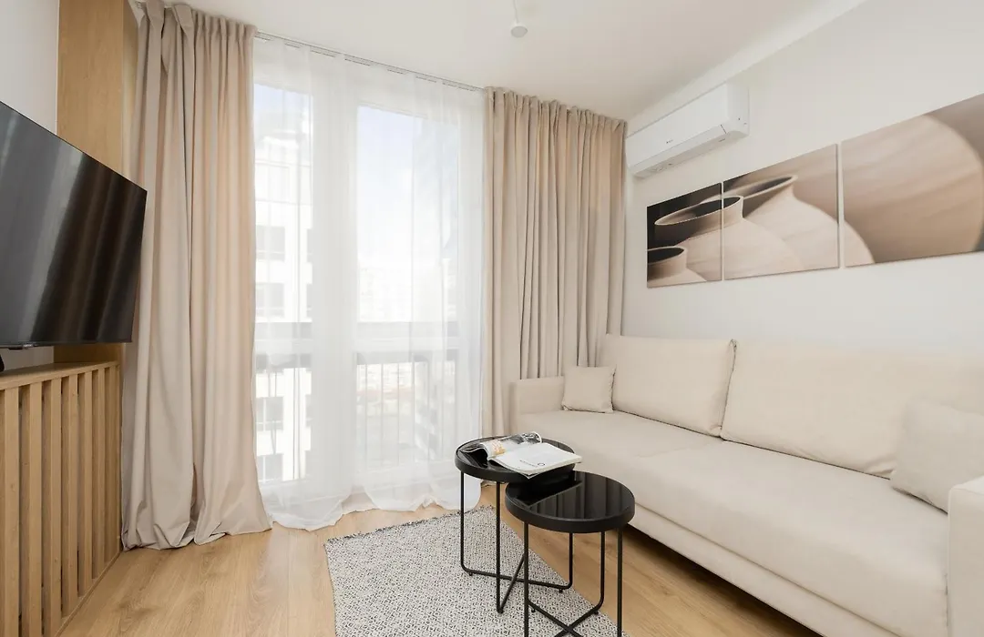 Pereca Klimatyzowany Apartament W Centrum Warszawy Z Darmowym Parkingiem By Noclegi Renters-1