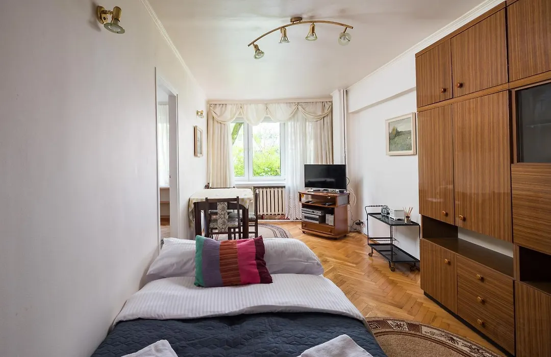 Wola Mila Standard Apartment By Bookinghost-1
