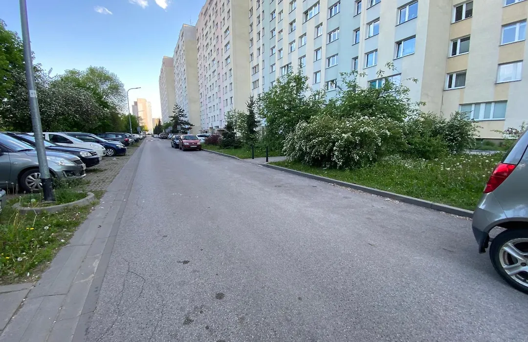 Reymonta Apartment Near Metro Station By Mia-1