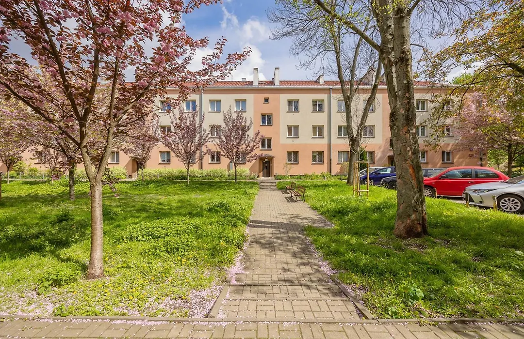 Spacious Apartment For 6 People Near The Old Town By Noclegi Renters-1