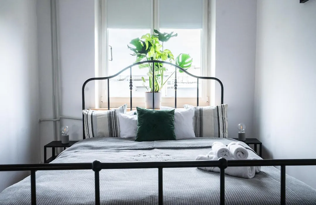 Oomph Warsaw Central Elegant Apartment-1