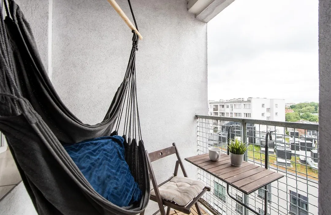 Labo Apartment Solec-1