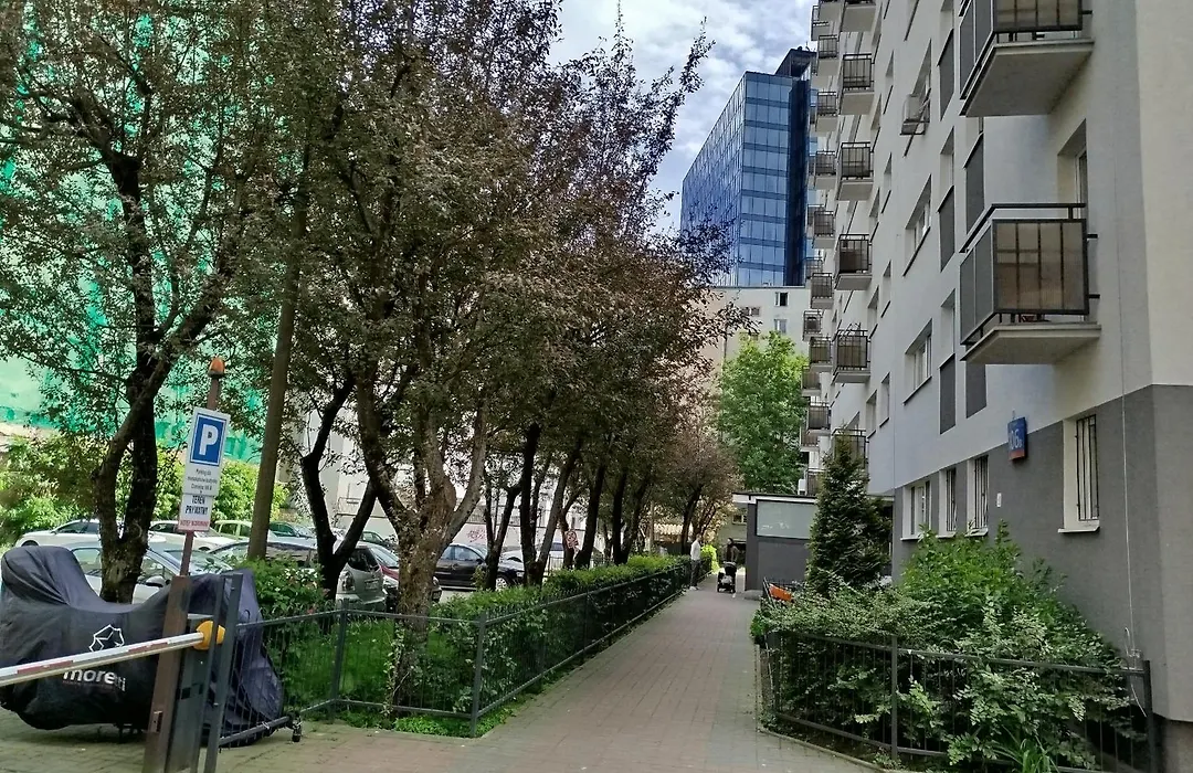 Best Central 2-Br Suite 200 M From Central Station And Varso Tower-1
