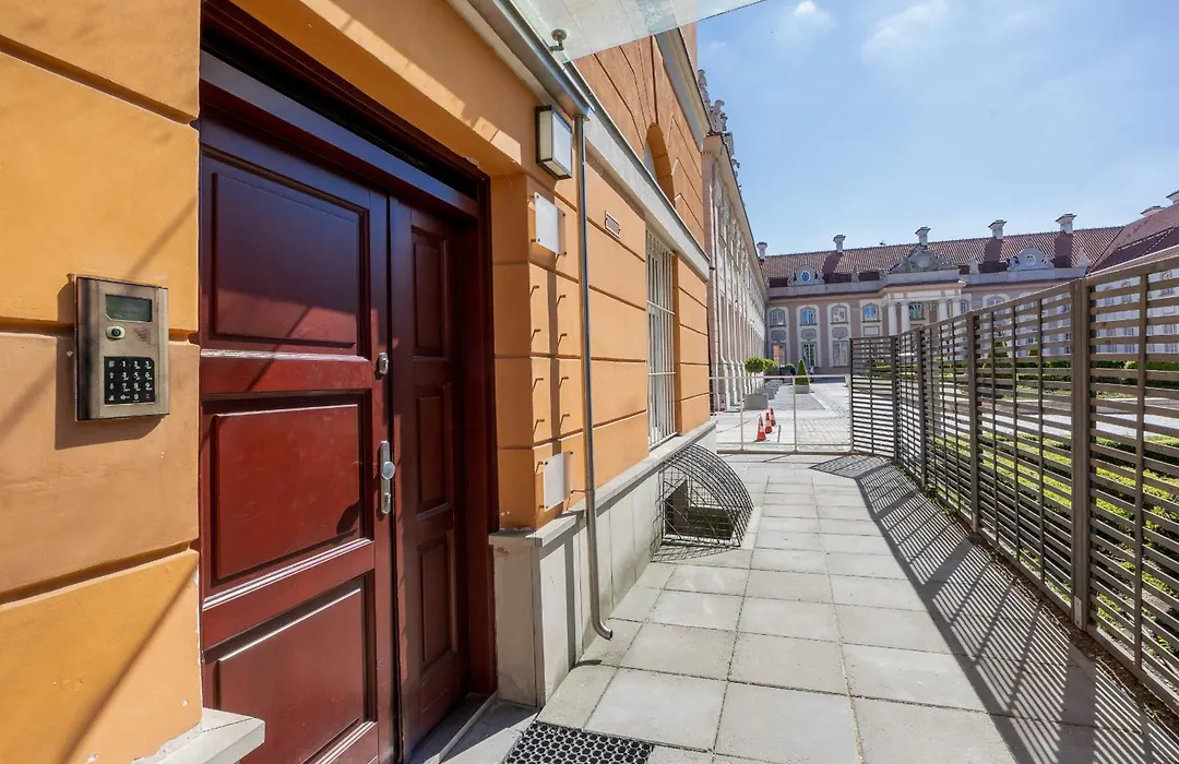Heart Of The Old Town Royal Apartments By Noclegi Renters-1