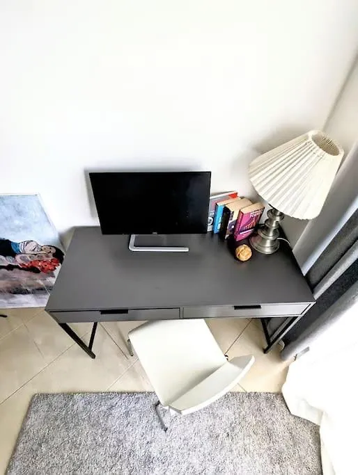 Relax Studio Centrum Lux Mattress-Bath-Netflix-1
