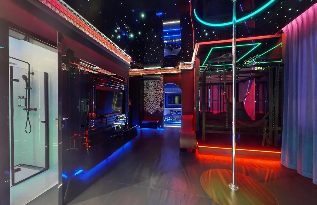 No Limits House - Apartament Bdsm Glamour-1