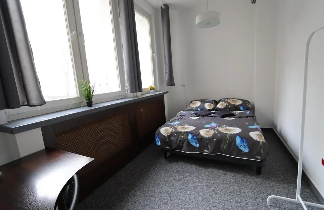 Fantastic Waw - J7 Room F-1