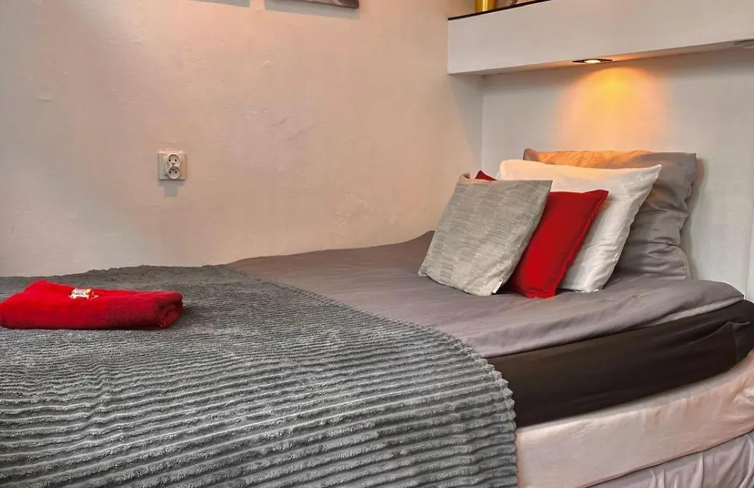 Petit 1 Bed room Condo Warszawa Center-1