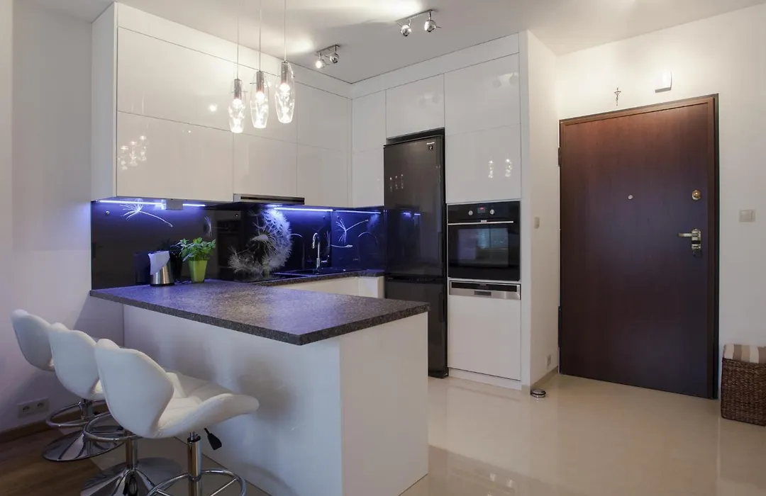 Happy Apartments-1