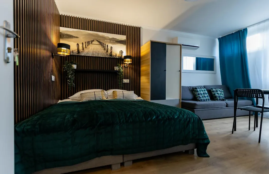 Unitapartament Short Rent Apartment In Warsaw By Metro Station Rondo Onz Apart With 3Bedrooms 22-1