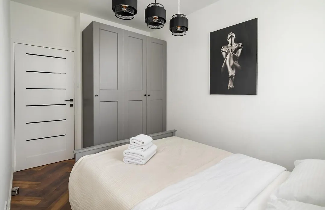 Sage Green Luxury Apartment By Bookinghost-1
