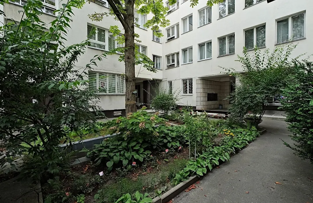 Urban Nest - Wilcza 69-1
