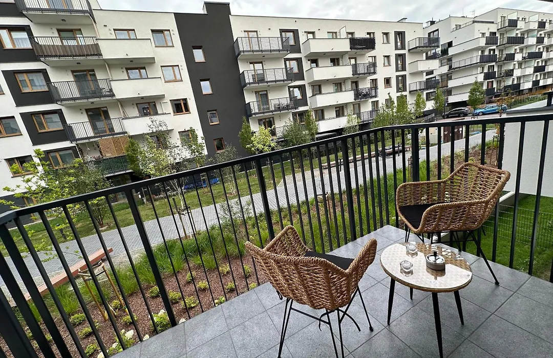 Apartament Nova Ochota, Tennis Court, Train & Bus Nearby-1