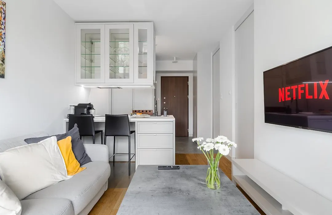 Beautiful Apartment With Parking In Mennica Residence-1