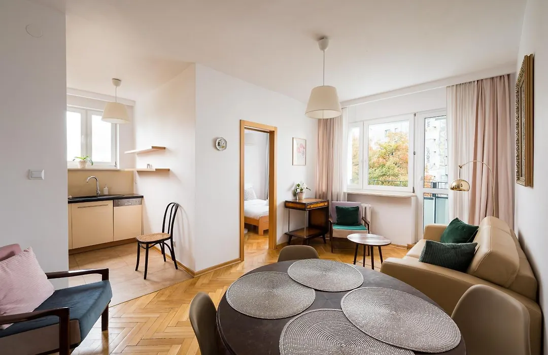 Grand Theatre Cosy Apartment By Bookinghost-1