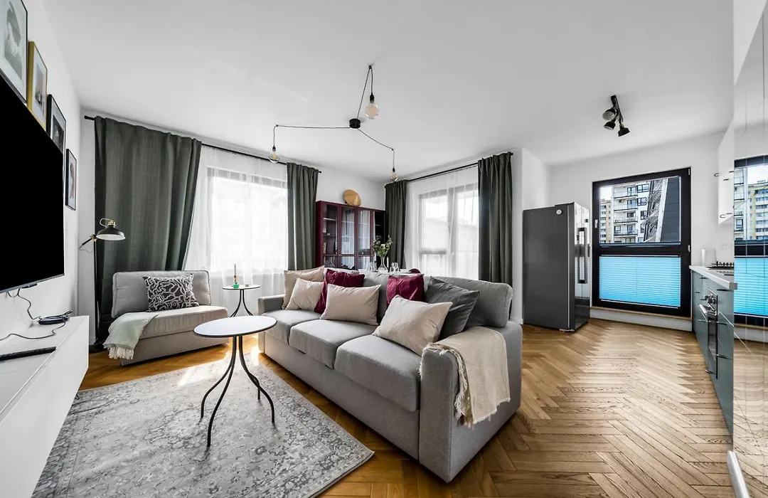 Skierniewicka Apt - Parking, Workspace, Balcony - By Rentujemy-1