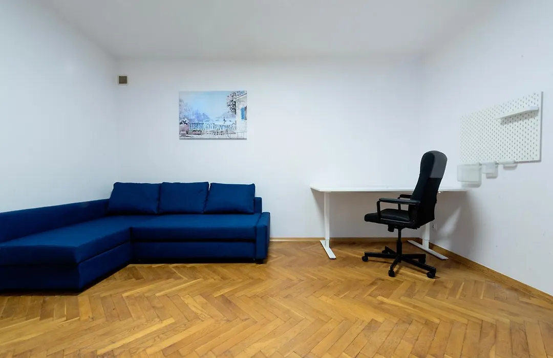 Very Quiet Flat In The Old Town-1