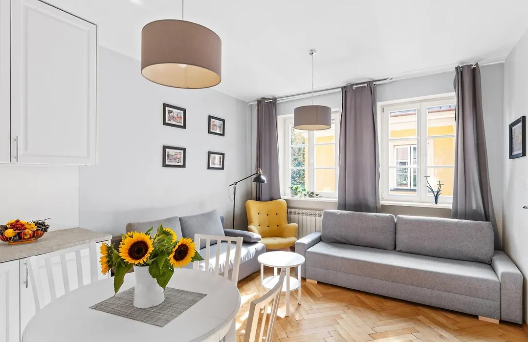 Cute Apartment In The Historic Old Town Of Warsaw-1