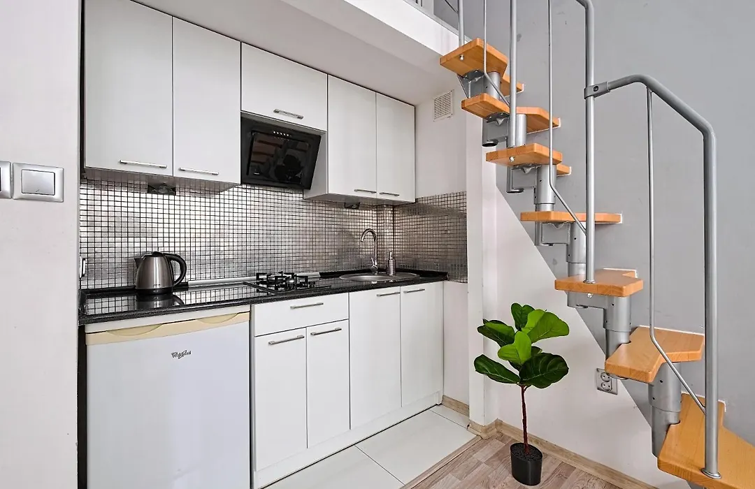 Urbannestgroup - Old Town -S9-1