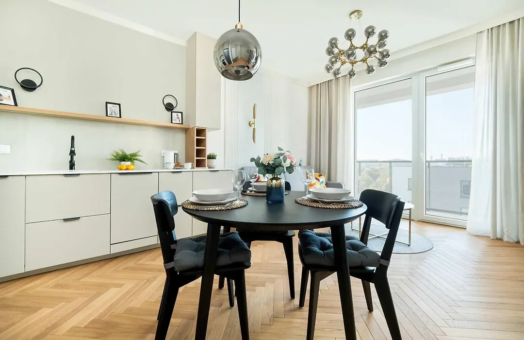 Air Conditioned Apartment In Warsaw With Parking And Bathtub By Noclegi Renters-1
