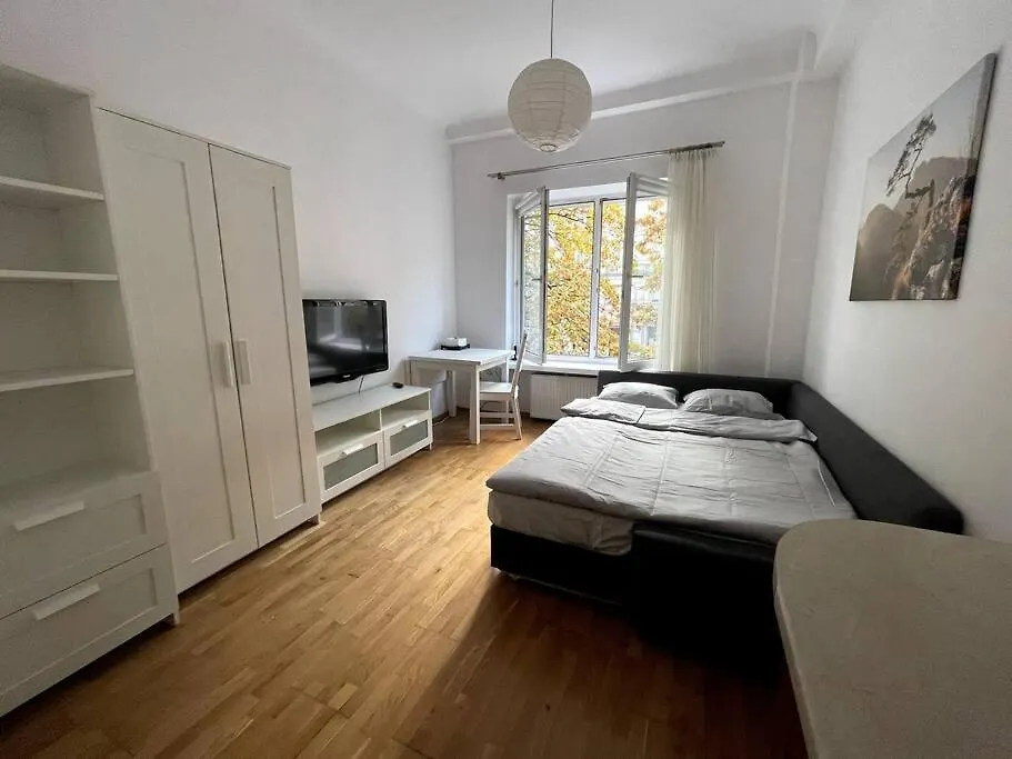 Cosy Central Apartment-1
