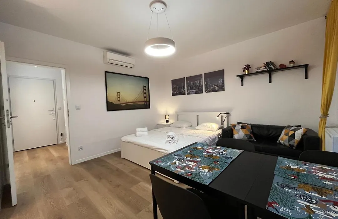Targowa Charming Studio-1