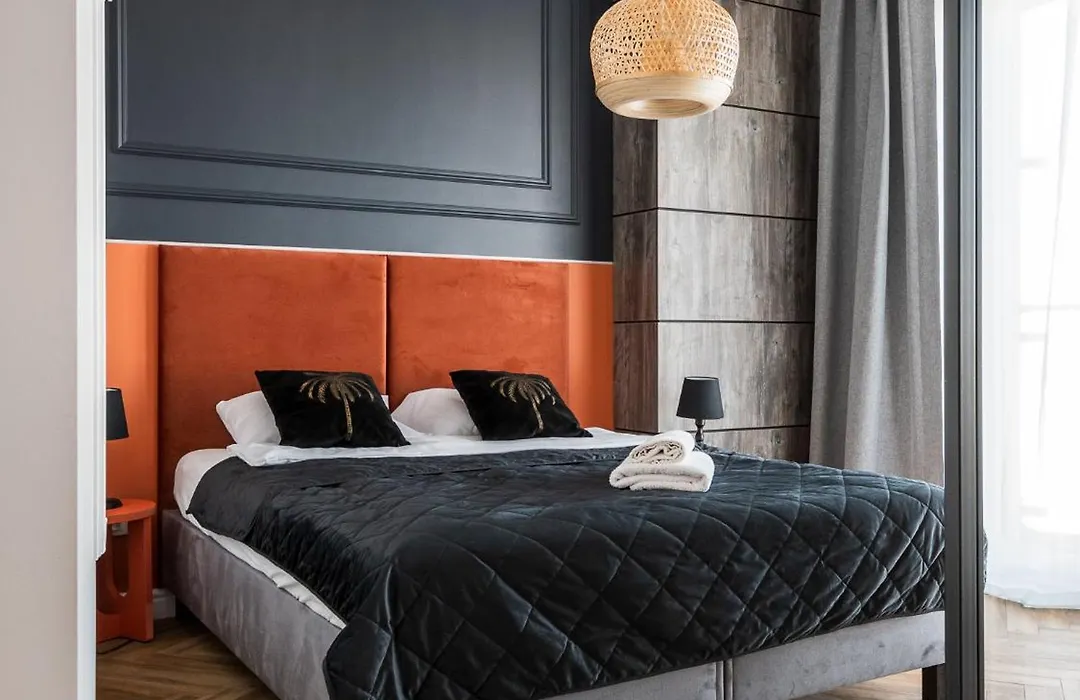 Kasprzaka 29 By Perfect Apart Free Garage-1