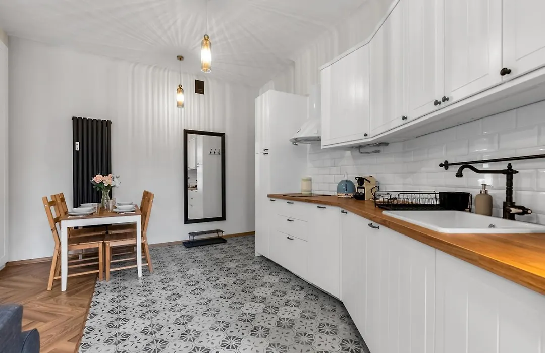 Chocimska Studio - Top Location, Tram&Shops Nearby - By Rentujemy-1