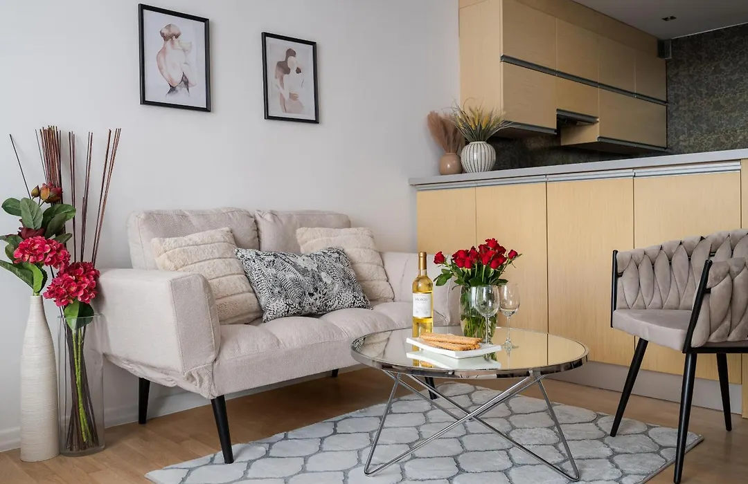Belapart 2-Bedroom Downtown Apartament, 1 Km To Central Station, Metro With Air-Conditioning-1