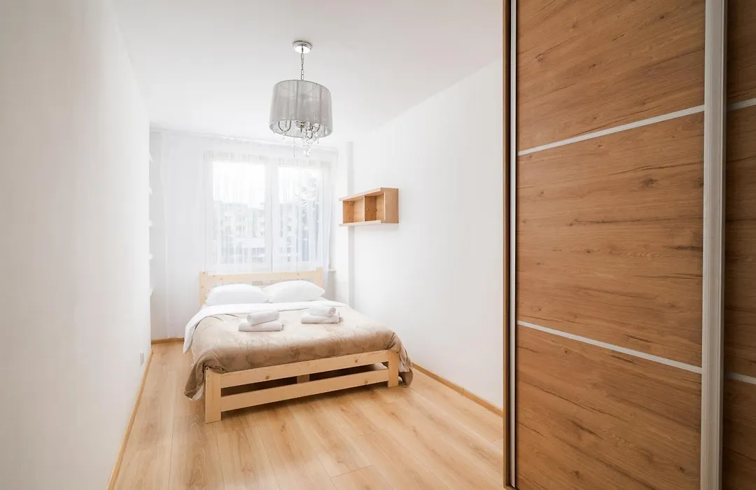 Bielany Homely Apartment By Bookinghost-1