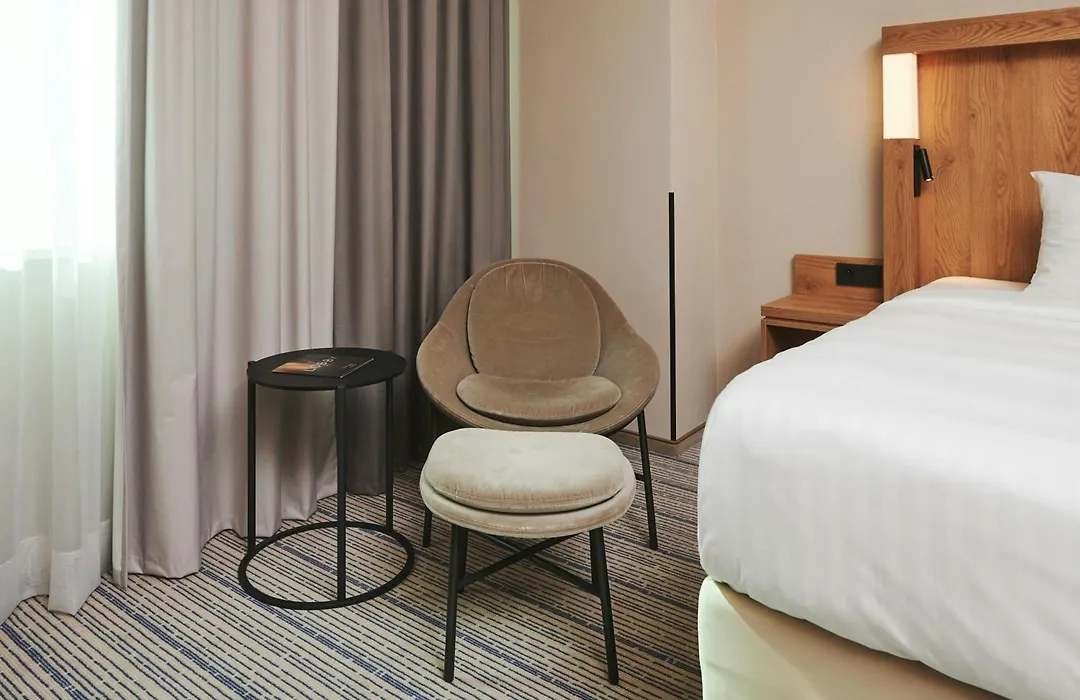 Courtyard By Marriott Warsaw Airport-1