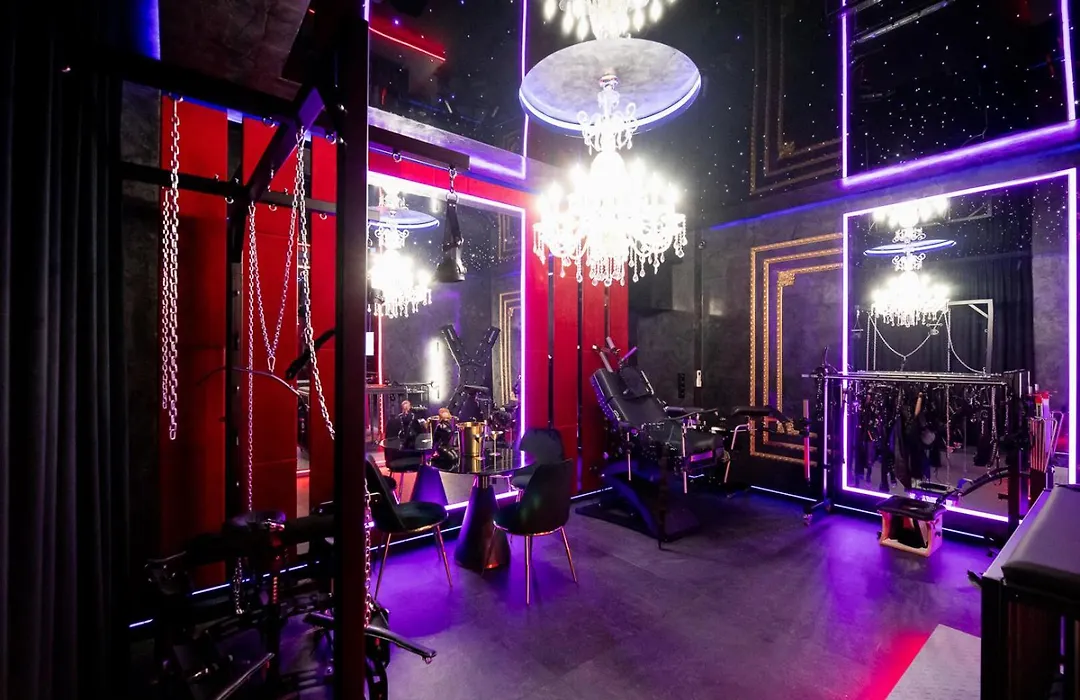 No Limits House - Apartament Bdsm Red Desire-1