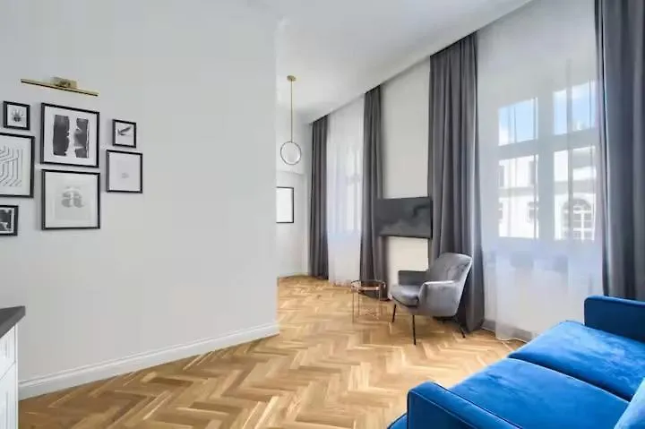 Apartament na Koszykowej w perełce architektonicznej-1