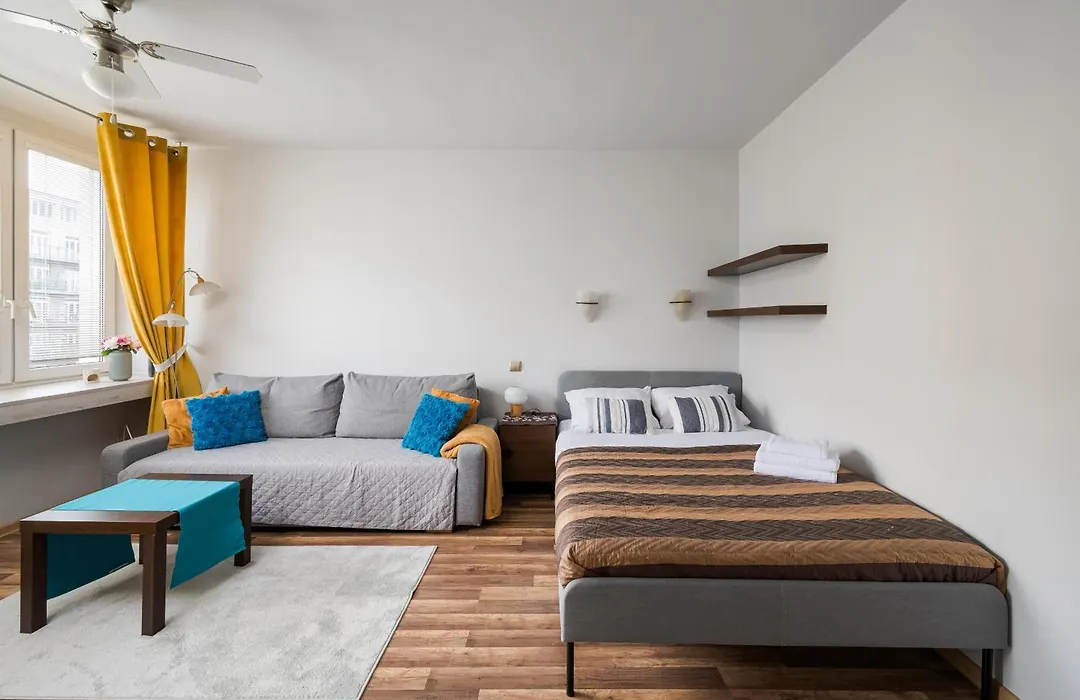 Stay With Friends In Warsaw Apartment By Bookinghost-1