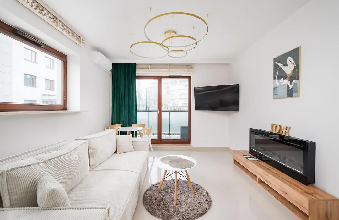 Sakura Deluxe Aparment By Bookinghost-1