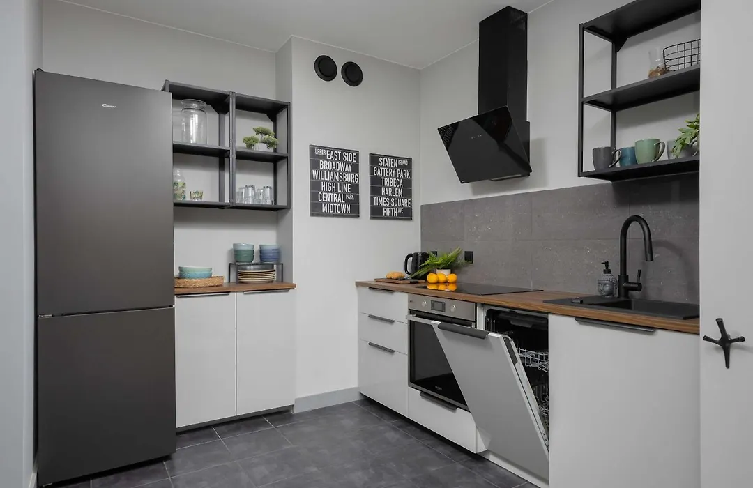 Bright Apartment With Terrace & Parking Near Metro Kondratowicza By Noclegi Renters-1