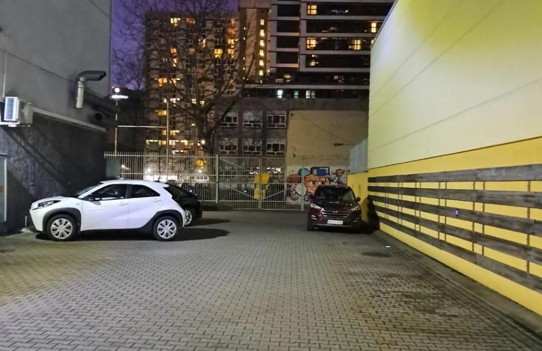 Pereca 2, air conditioning, parking-Dworzec Centralny-1