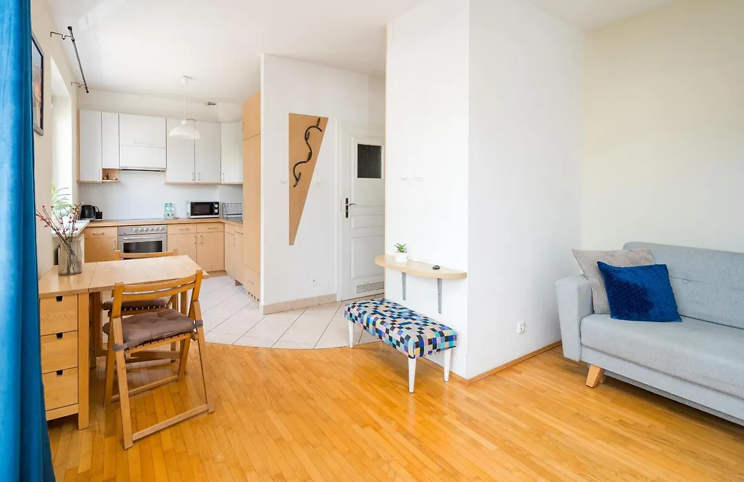 Metro Mlynow Pleasant Apartament By Bookinghost-1