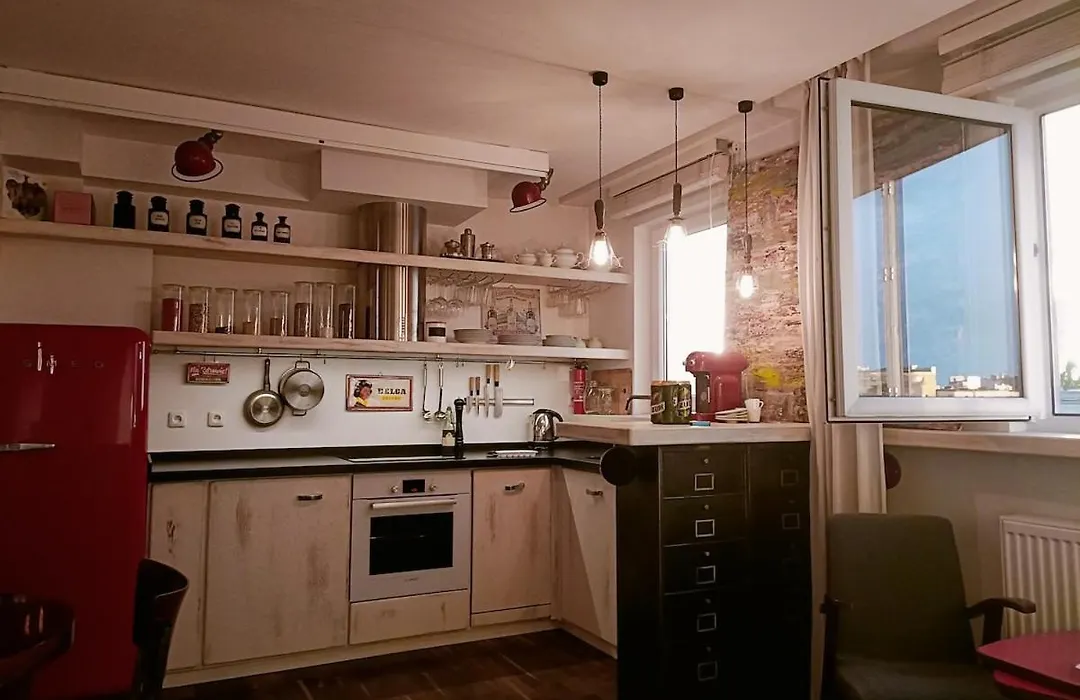 Artist Studio Mokotow - 12 Minutes Center-1