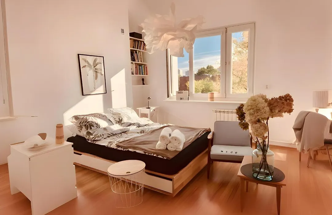 Spacious, Quiet And Bright Apartment, Close Center - Backyard Parking - Mokotow-1