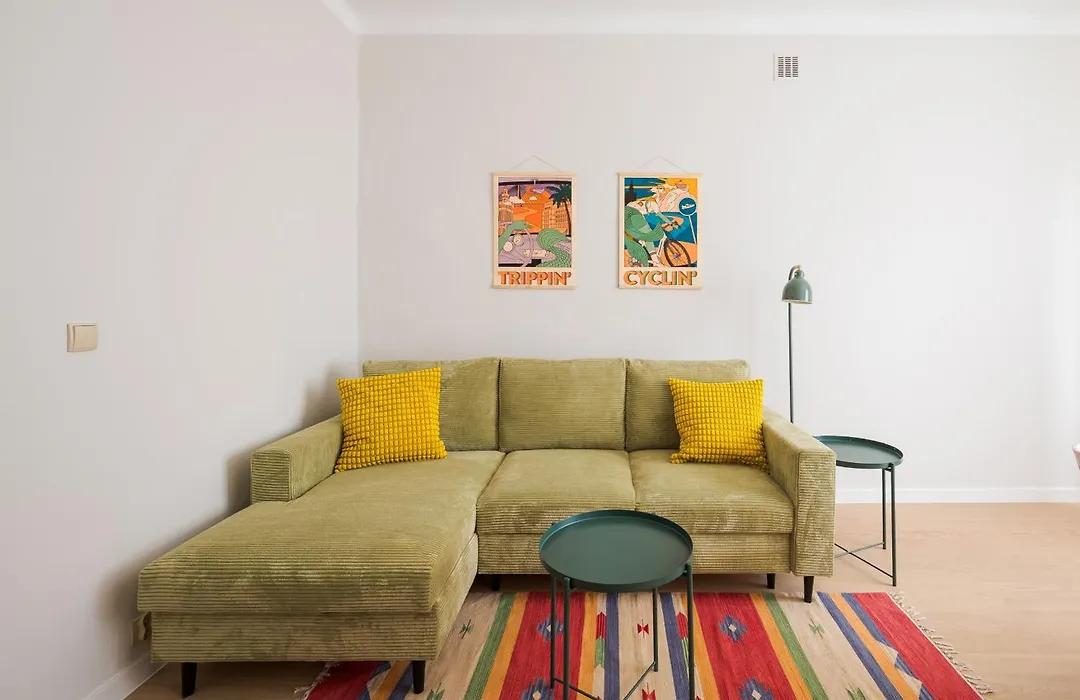 Metro Mlynow Colourful Apartment By Bookinghost-1